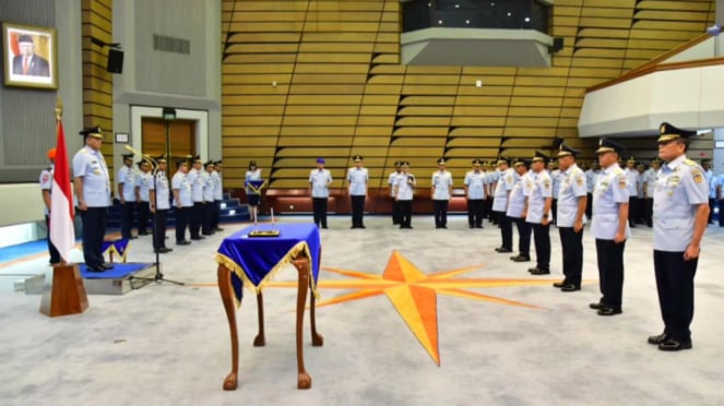 VIVA Militer: Serah terima jabatan tiga jenderal TNI AU di Mabes AU.